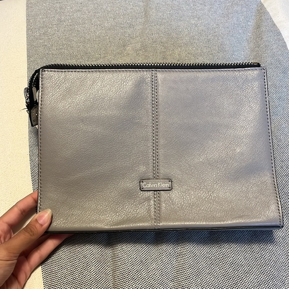 Brand new Calvin Klein clutch - Picture 2 of 5